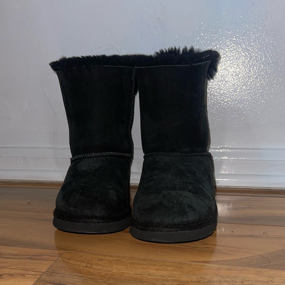 BLACK BAILEY BOW UGG AUSTRALIA BOOTS KIDS SIZE 5/WOMEN 7.5 - Picture 4 of 5